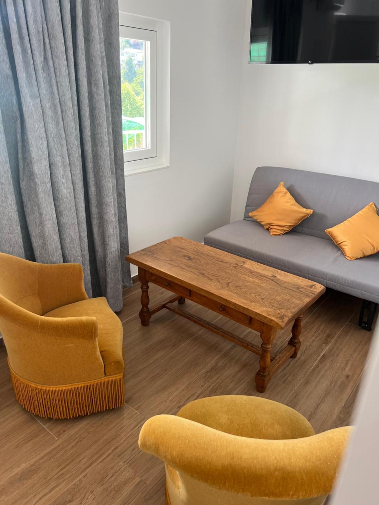 Funileiro, Apartamentos E Quartos Amares Ngoại thất bức ảnh
